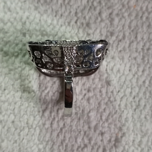 Silvertone square blue clear crystals large cocktail 🍹 ring - Picture 3 of 6